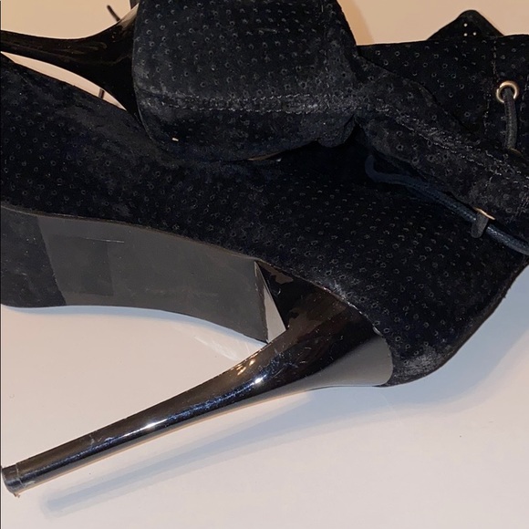 Mona Mia Black Booties - Picture 4 of 5